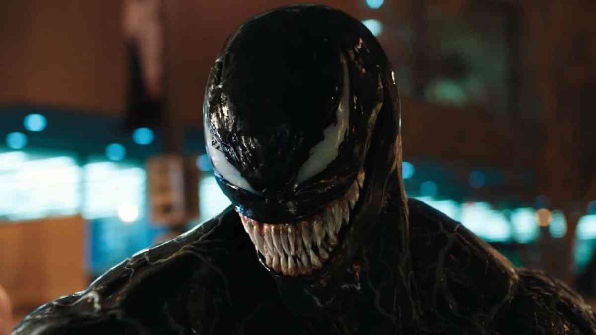 Tom Hardy Venom Feels Like a Superhero Movie from 2004 throwback Ruben Fleischer