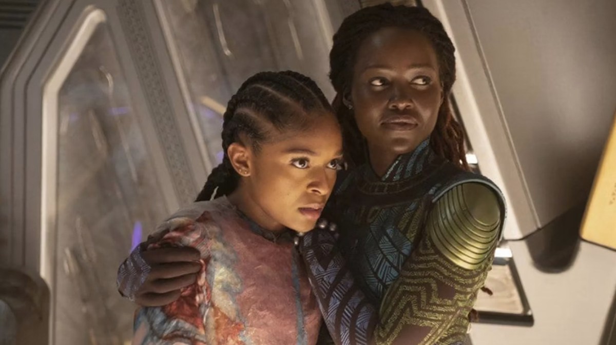 Black Panther: Wakanda Forever reflects MCU growth grown mature family father and daughter, mother and daughter Nakia Riri Williams