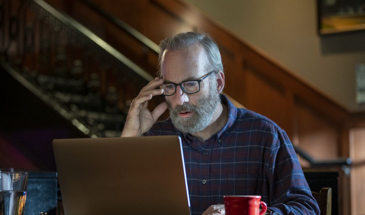 Lucky Hank premiere review: In episode 1, Pilot, Bob Odenkirk delivers more excellent, nuanced, funny acting to a great AMC series.