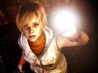 Heather Mason holding a flashlight in Silent Hill 3