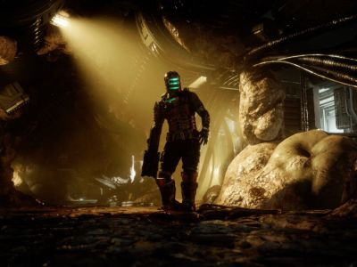 Dead Space protagonist Isaac Clarke stands silhouetted against evocative yellow crepuscular rays.