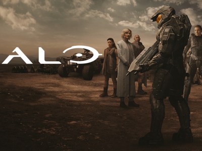 A picture of Paramount's series, with Master Chief and the cast looking on.